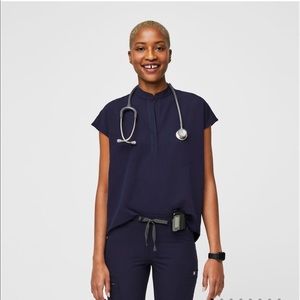 Figs scrub set. Top- Rafaela oversized scrub top with Zamora scrub bottoms.